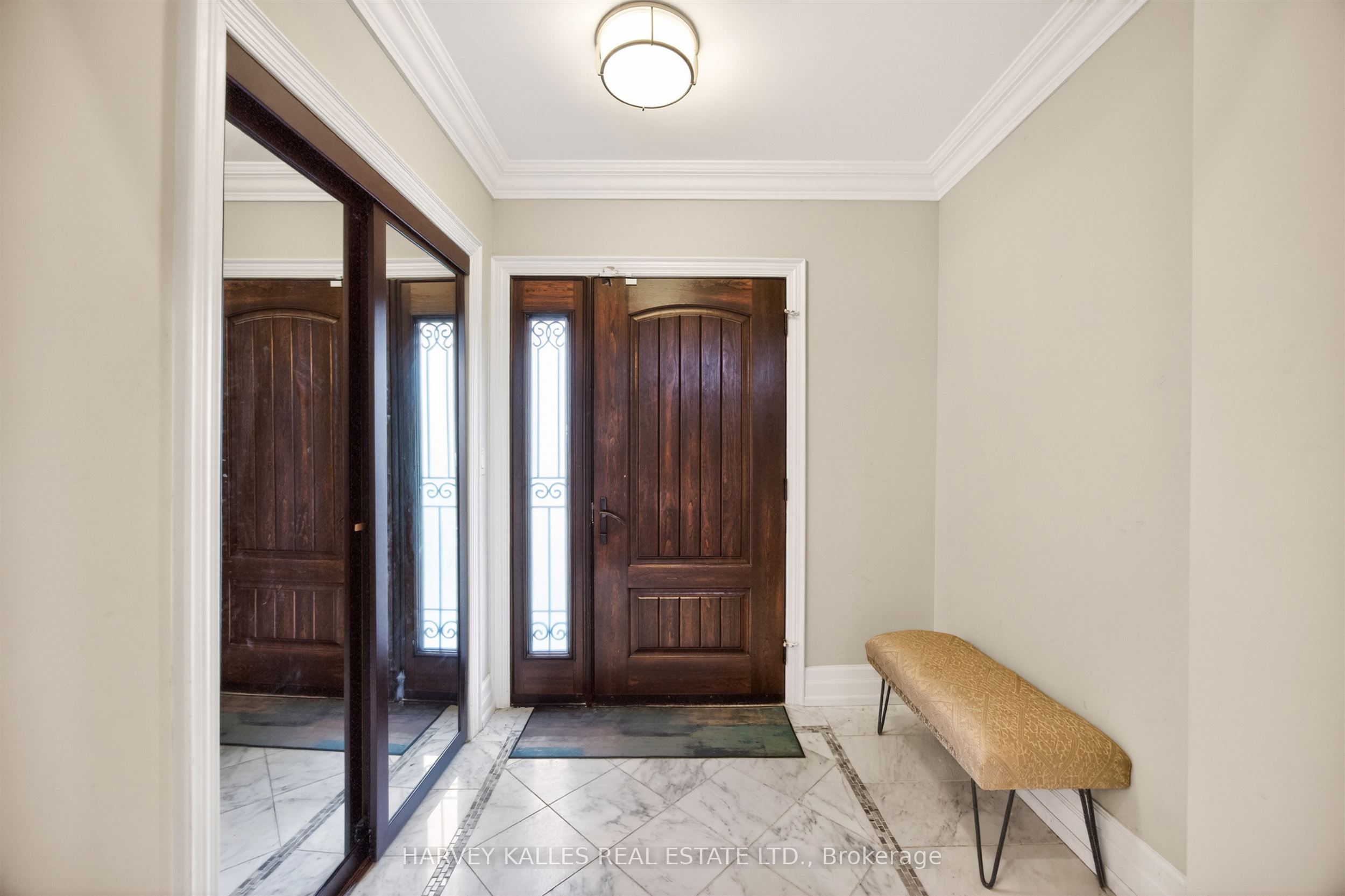 17 Lockheed Boulevard Property Photo 3