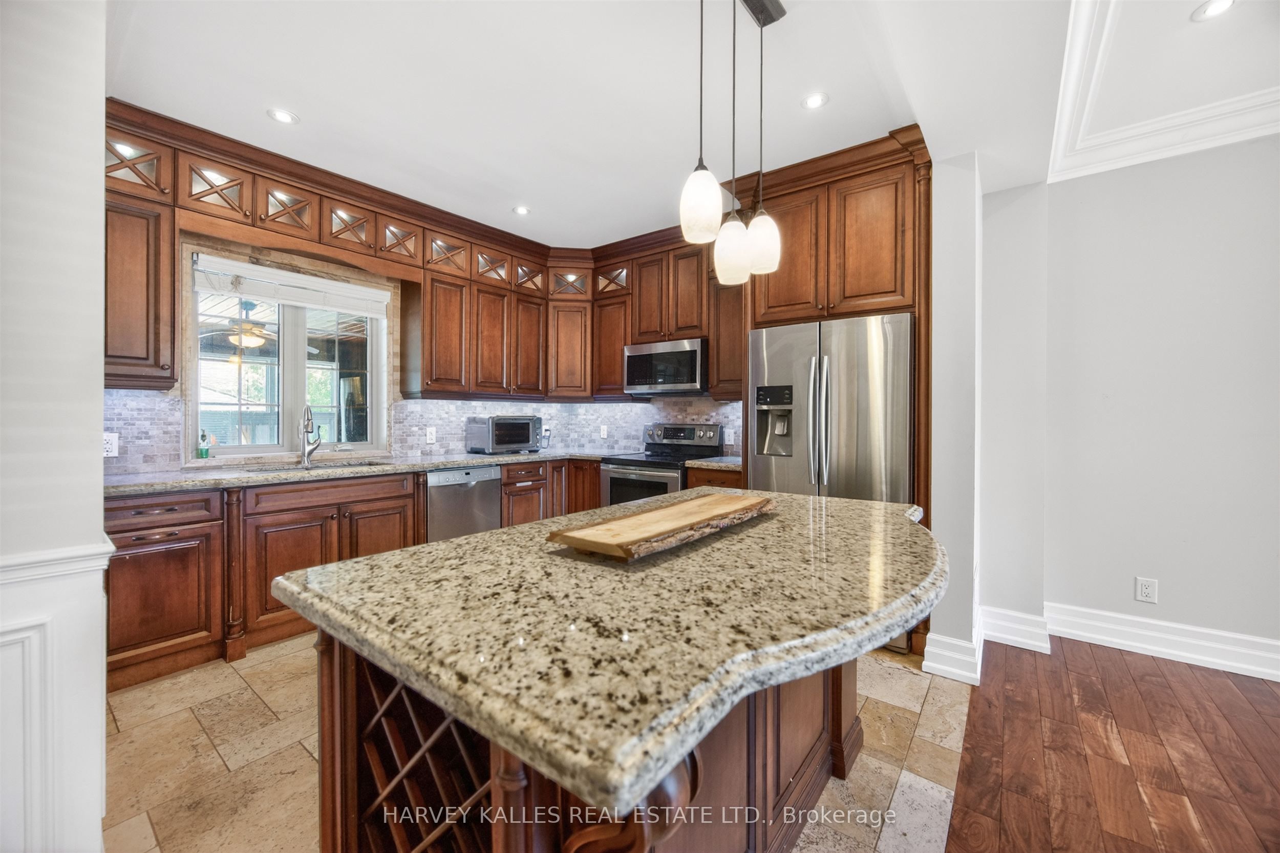 17 Lockheed Boulevard Property Photo 10