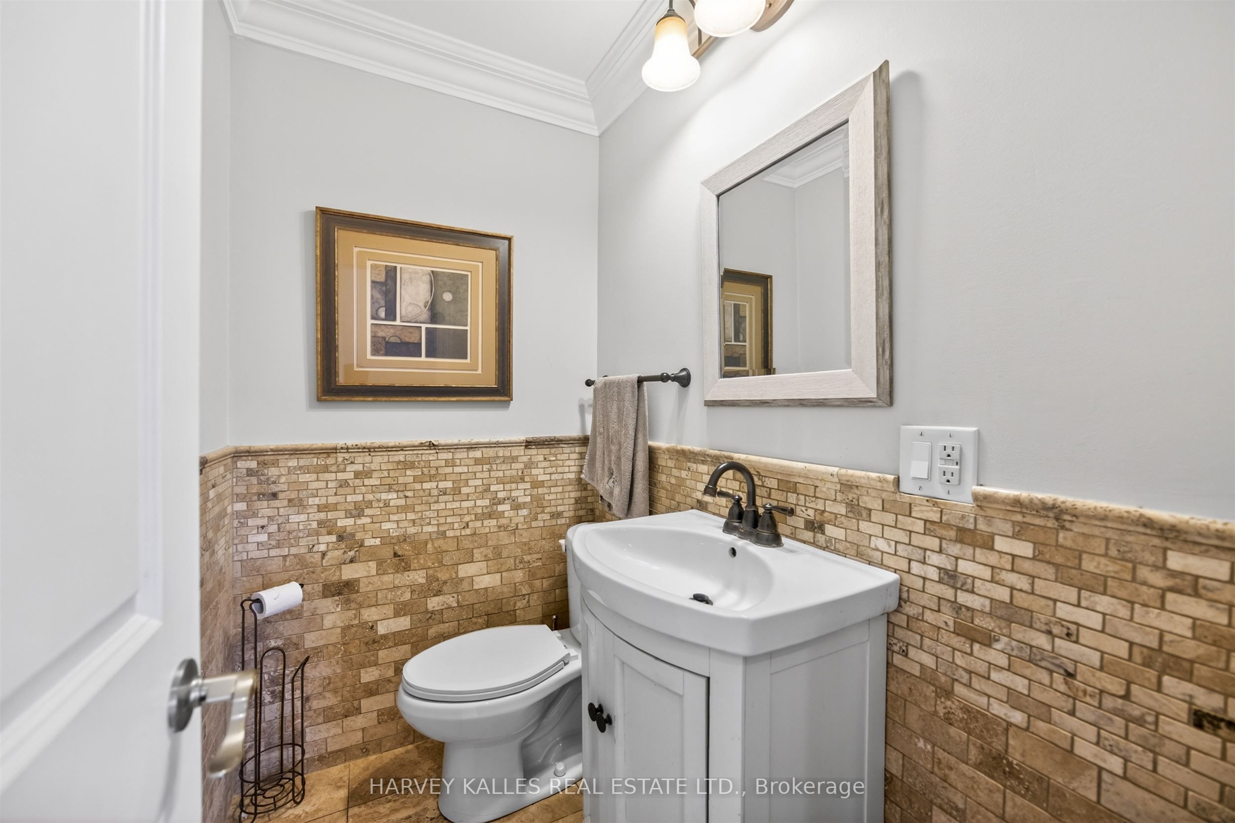 17 Lockheed Boulevard Property Photo 15