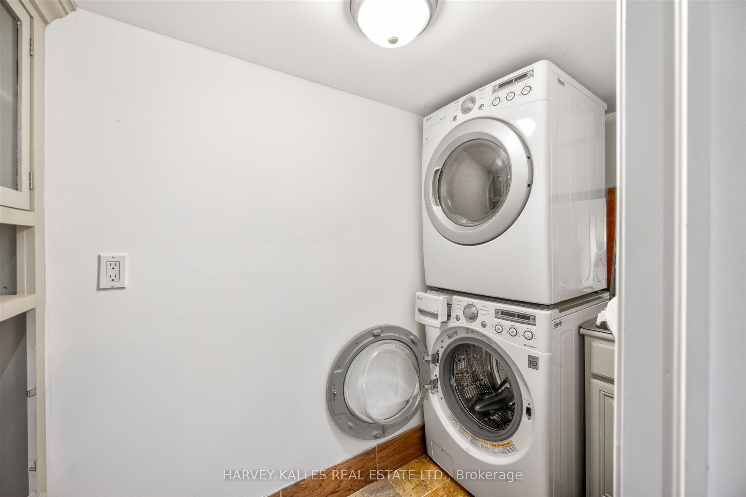 17 Lockheed Boulevard Property Photo 36