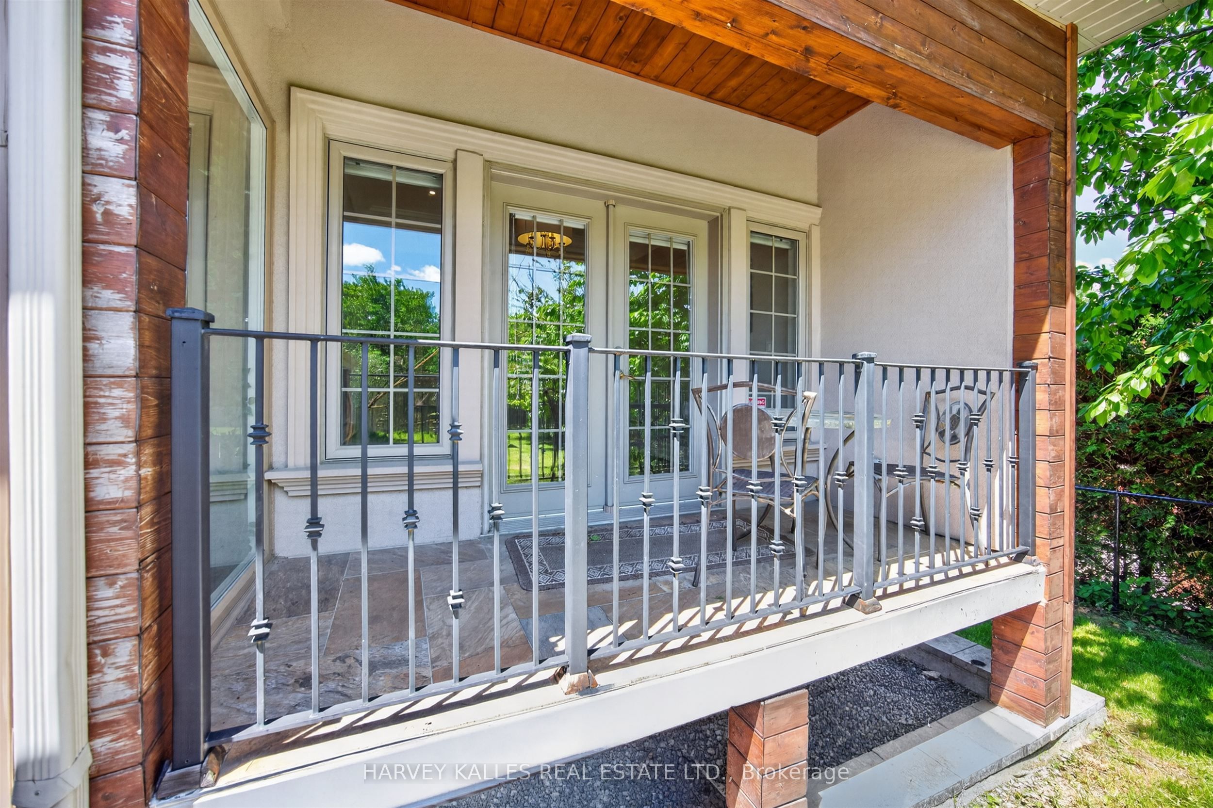 17 Lockheed Boulevard Property Photo 37