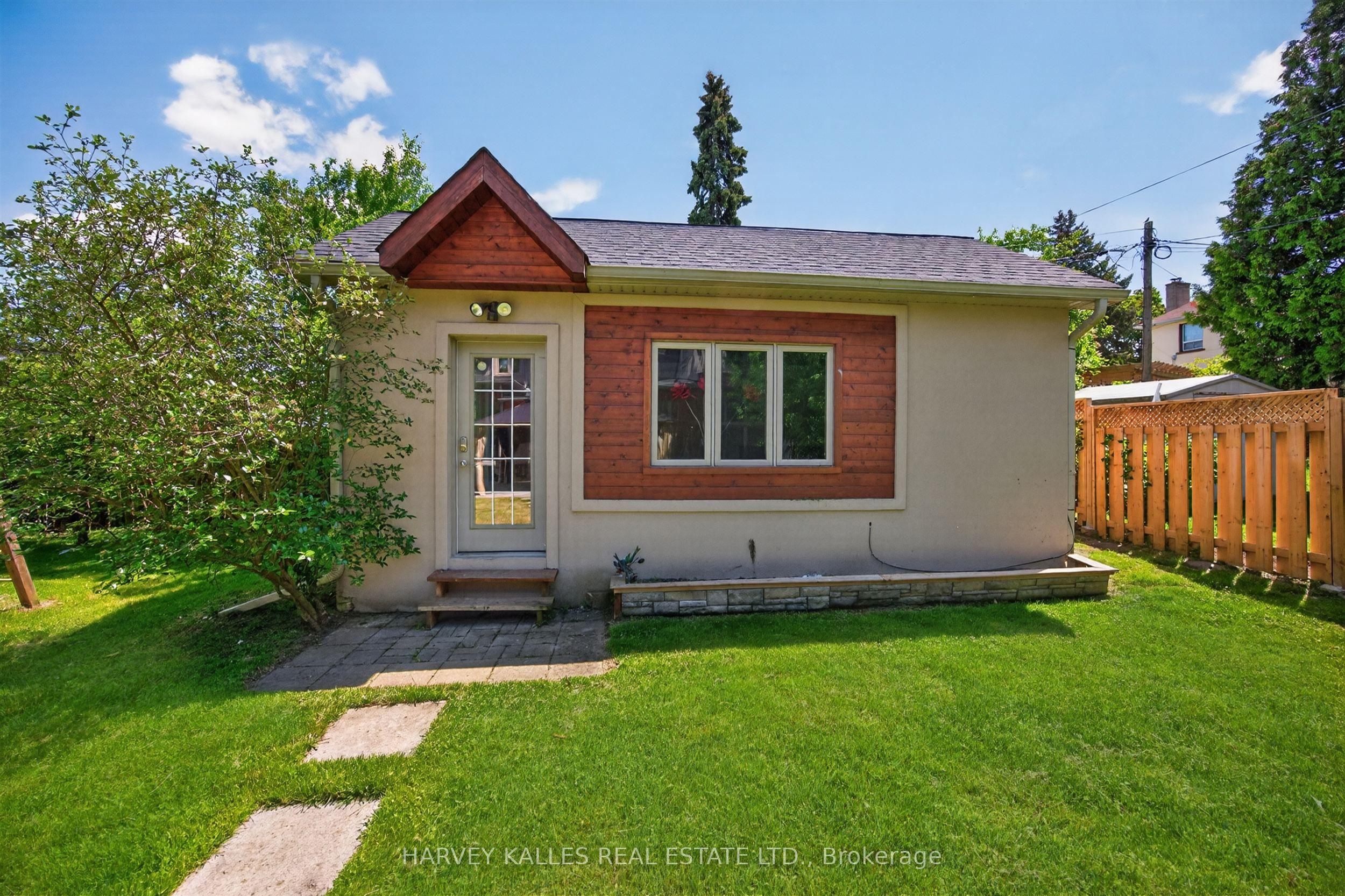 17 Lockheed Boulevard Property Photo 42