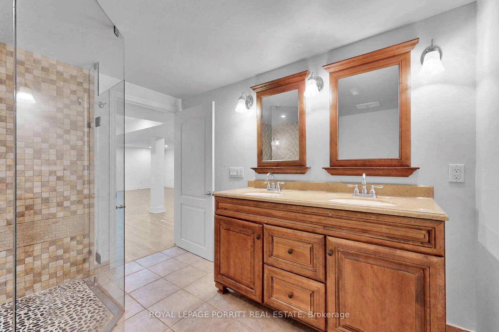 94 Edgecroft Road Property Photo 42
