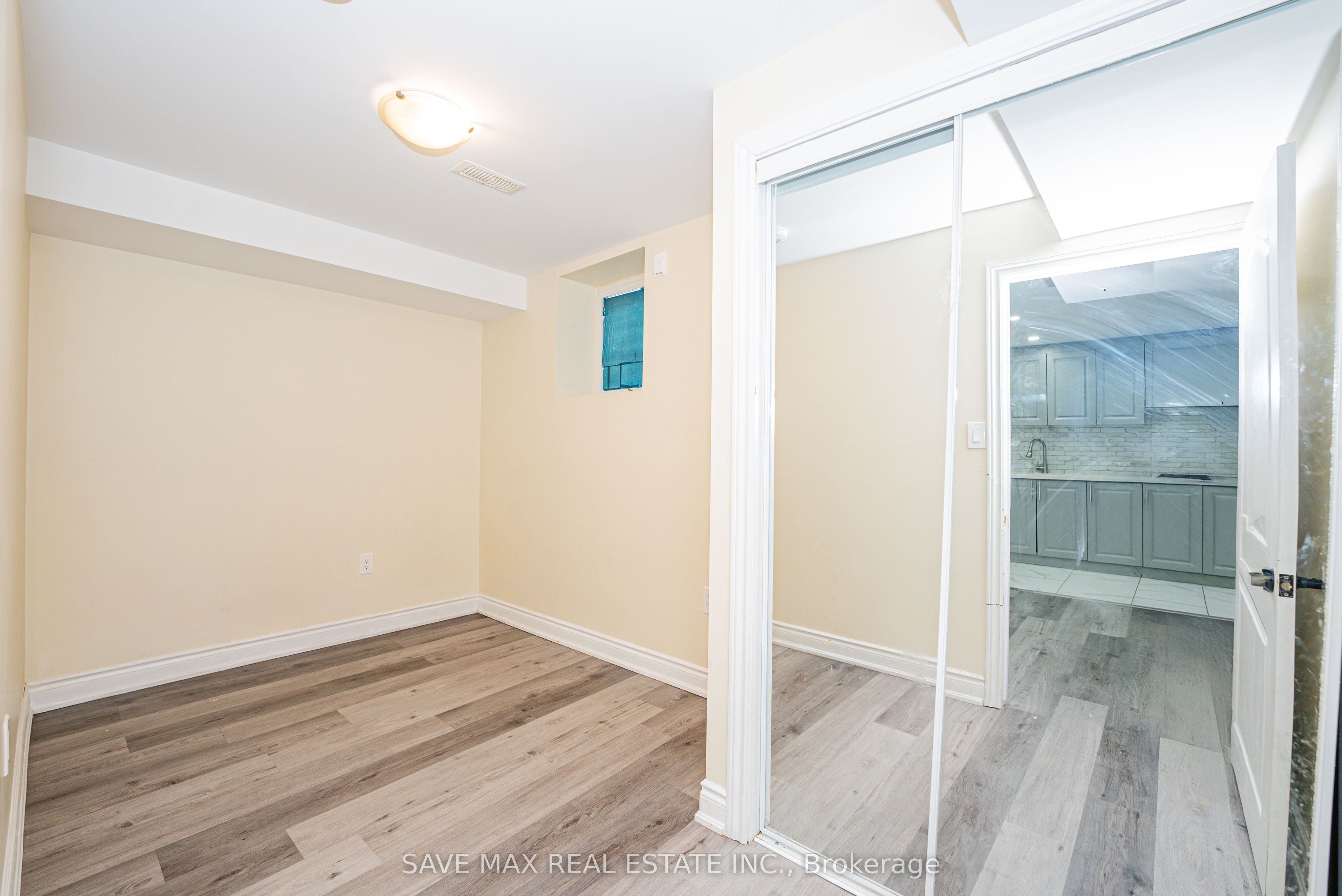 19 Boat Street Property Photo 13