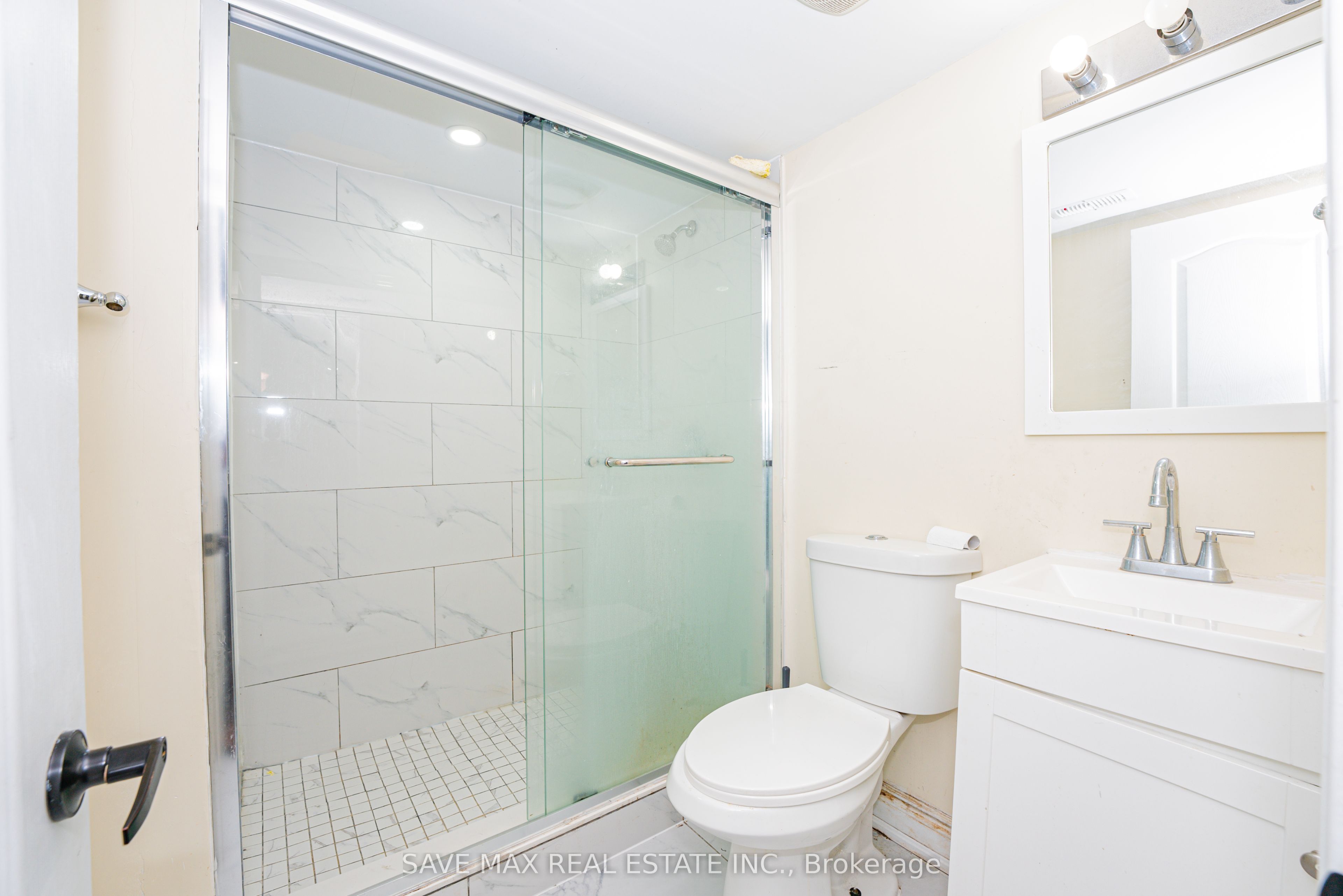 19 Boat Street Property Photo 15