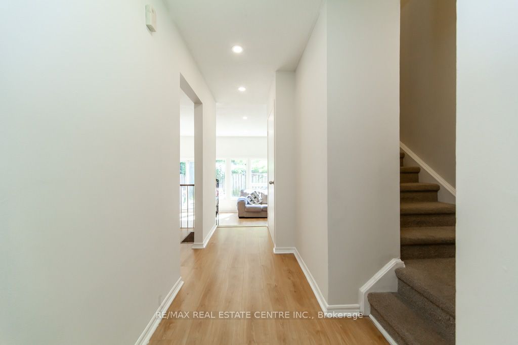2050 Upper Middle Road 88 Property Photo 6