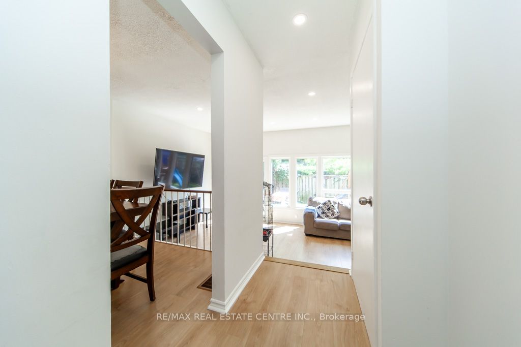 2050 Upper Middle Road 88 Property Photo 7