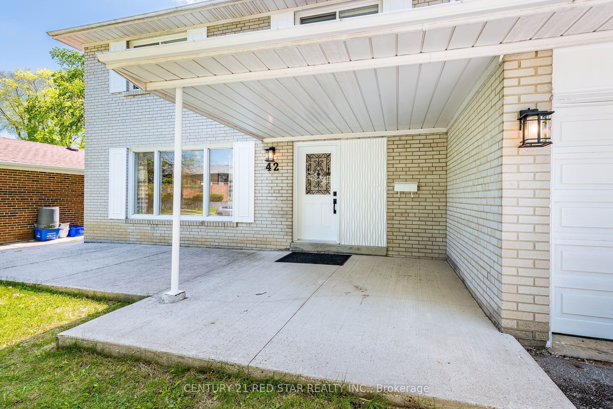 42 Broadfield Drive Property Photo 2