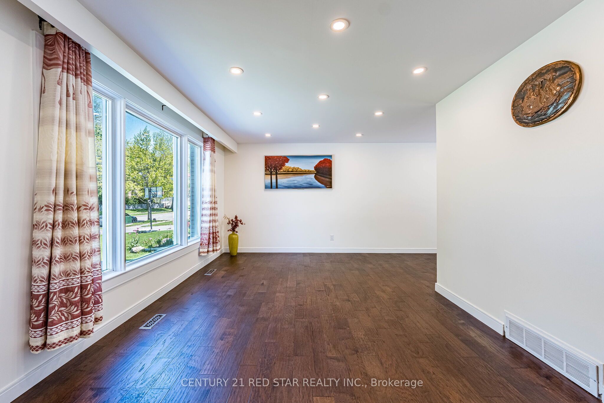 42 Broadfield Drive Property Photo 5