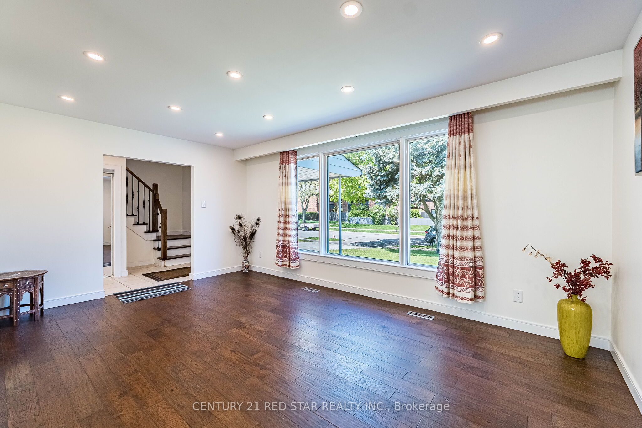 42 Broadfield Drive Property Photo 6