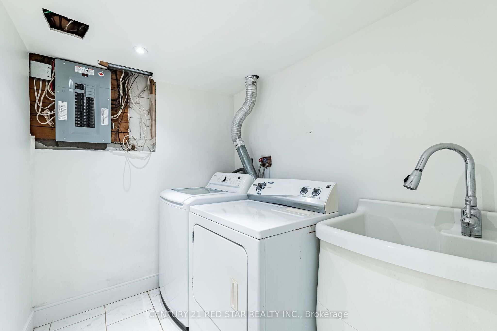 42 Broadfield Drive Property Photo 40