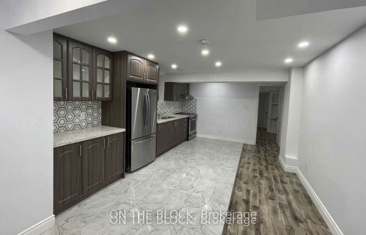 362 North Park Blvd Boulevard Property Photo 3