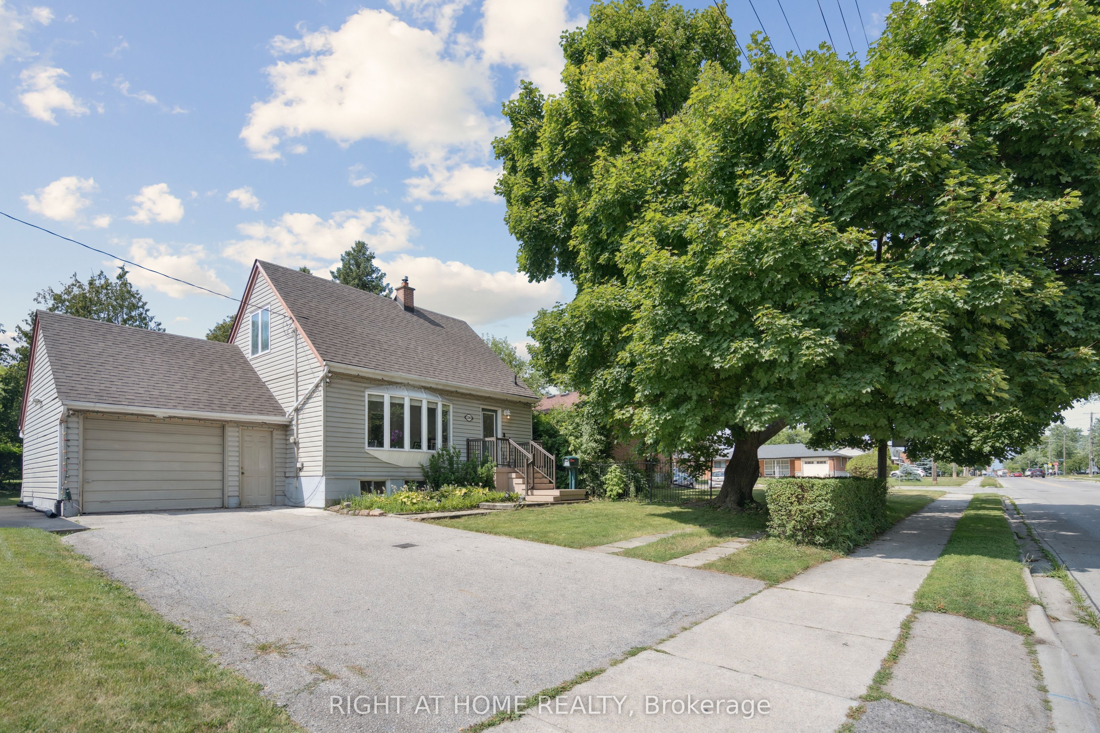 2343 Mountainside Drive Property Photo 1