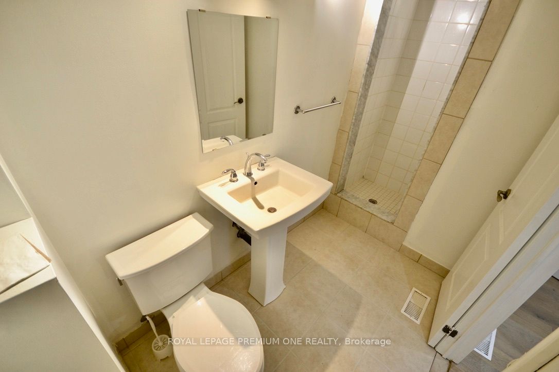312 Rustic Road B Property Photo 11