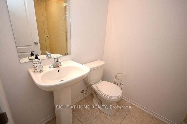 2480 Post Road 24 Property Photo 17
