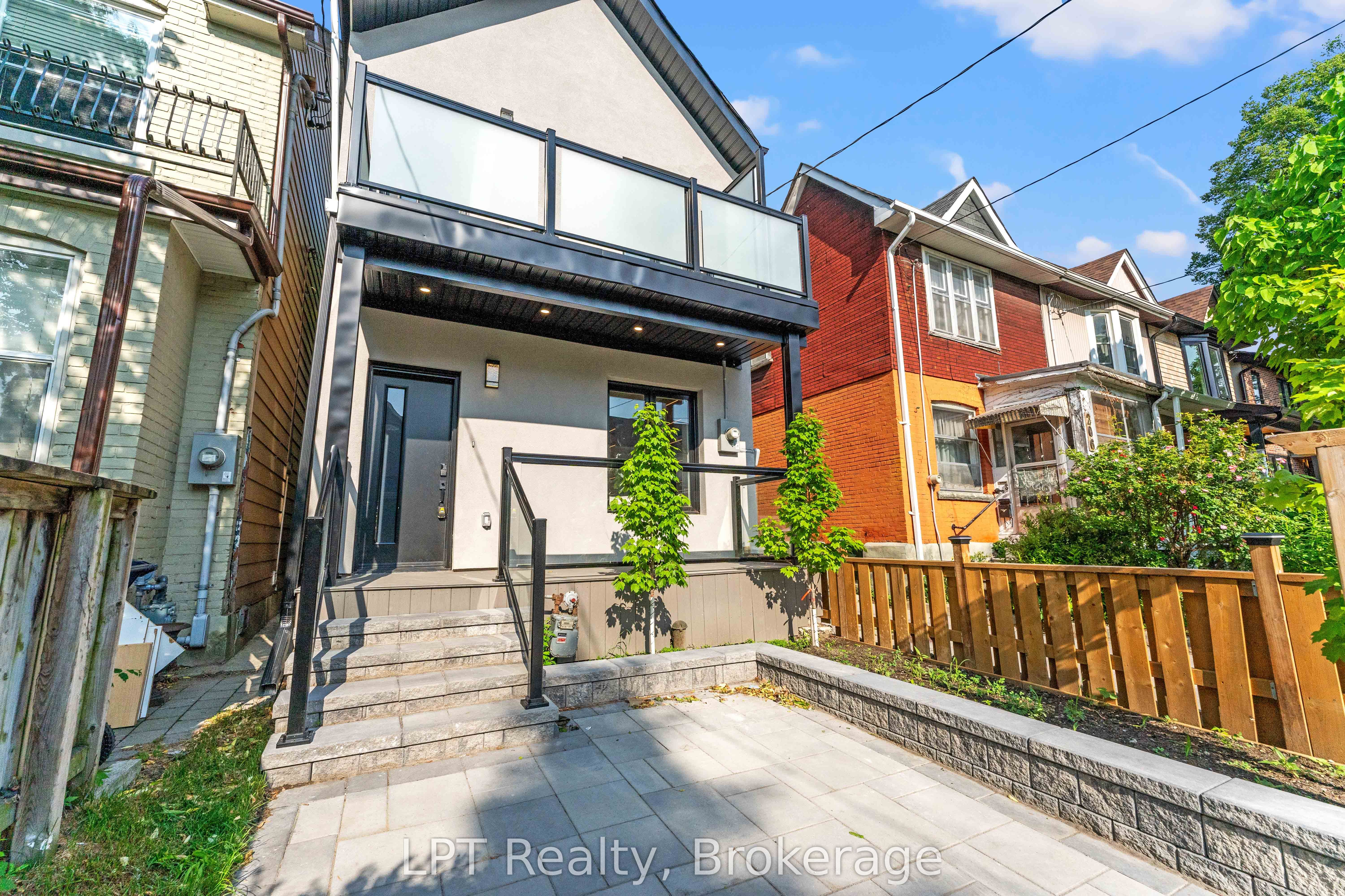 204 Franklin Avenue Property Photo 3