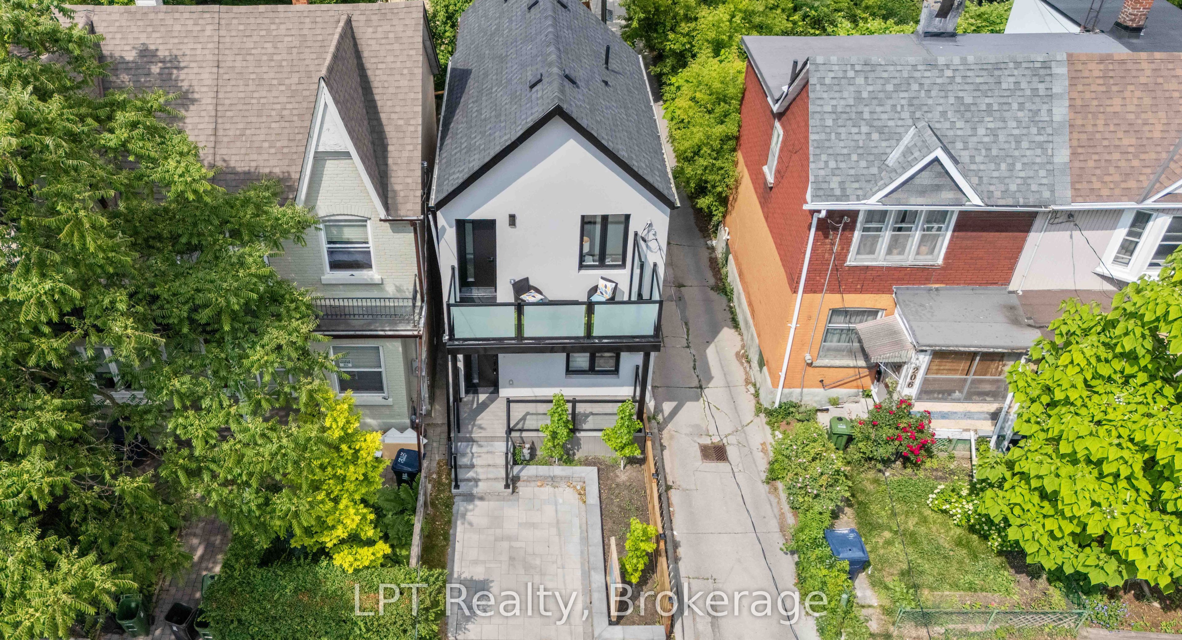 204 Franklin Avenue Property Photo 27