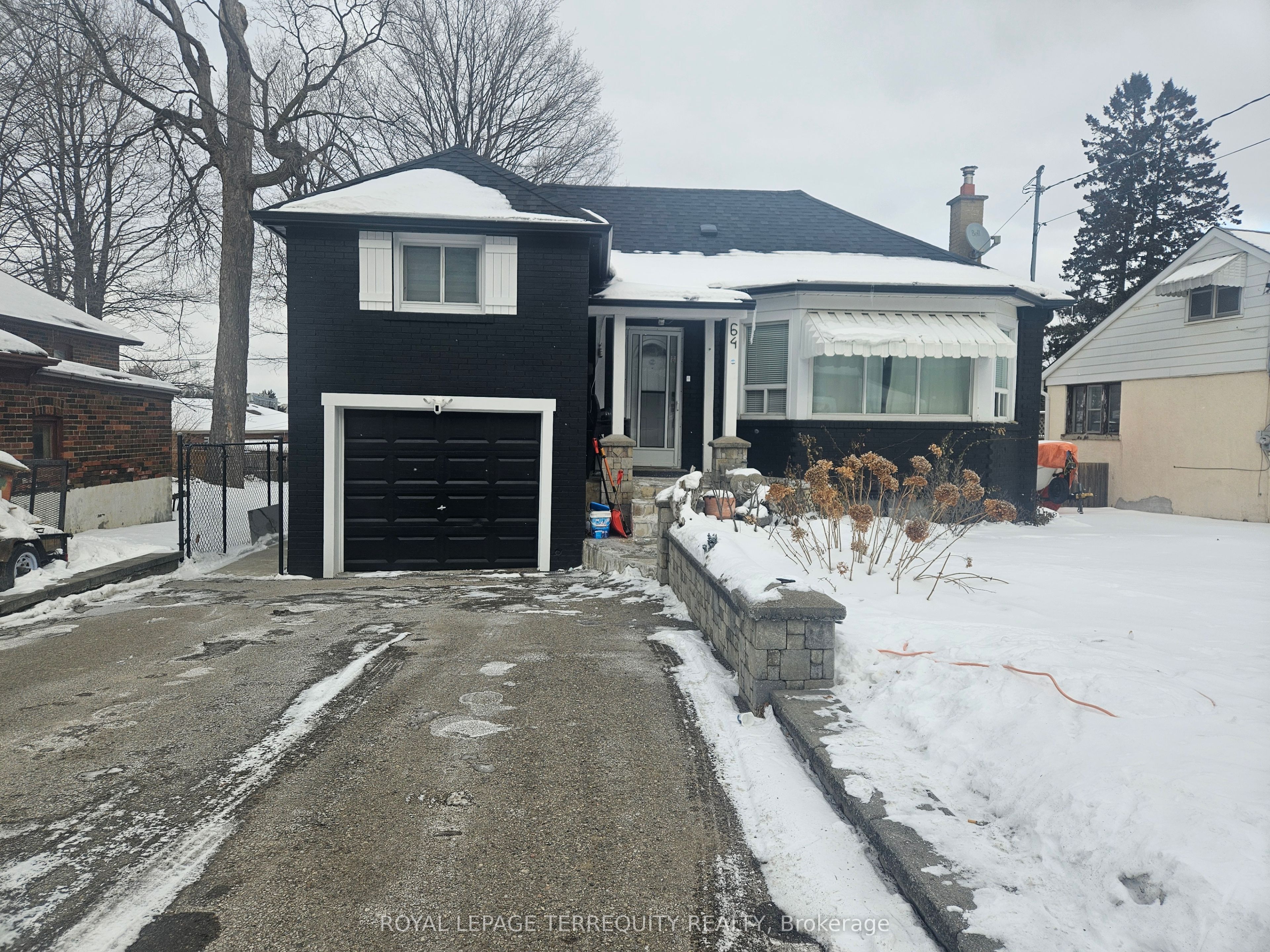 64 Pelmo Crescent Property Photo 1