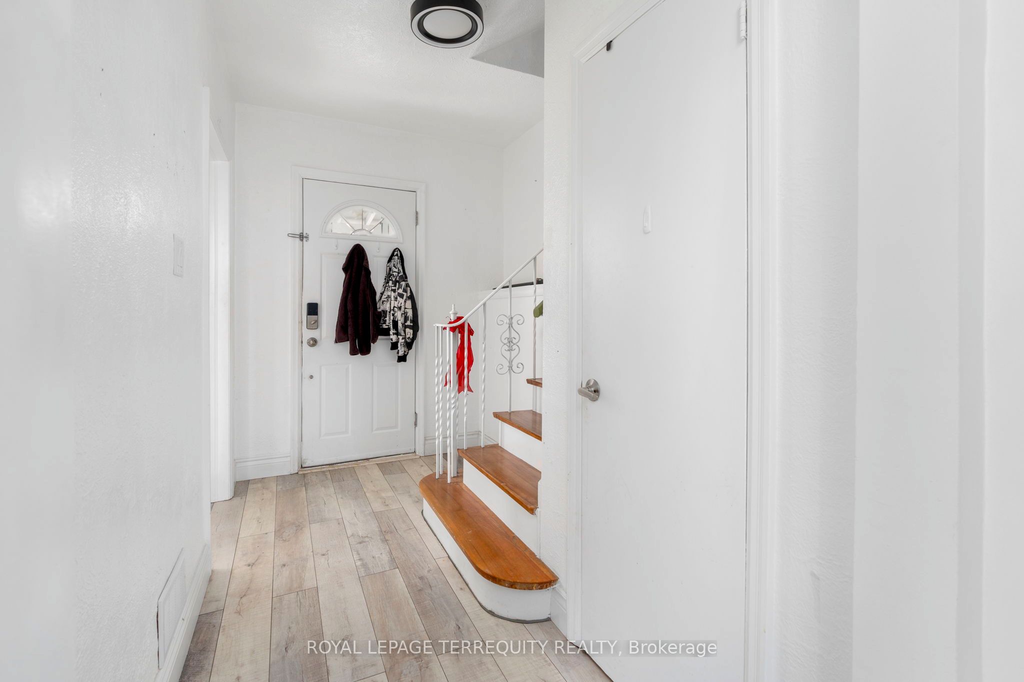 64 Pelmo Crescent Property Photo 3