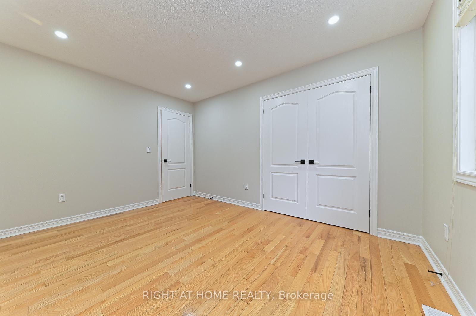 6843 Campbell Settler Court E Property Photo 33