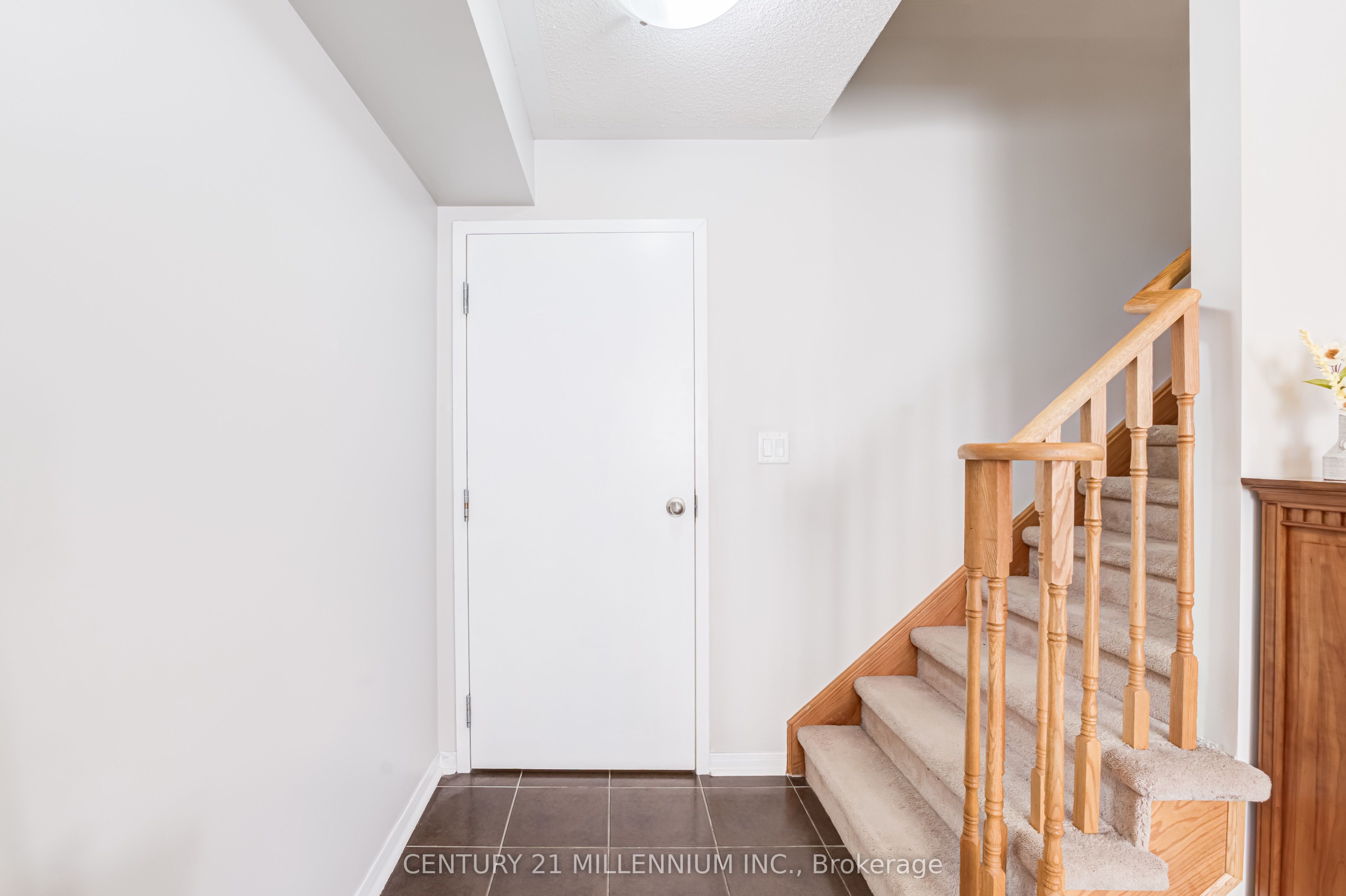 5 Armstrong Street 9 Property Photo 7