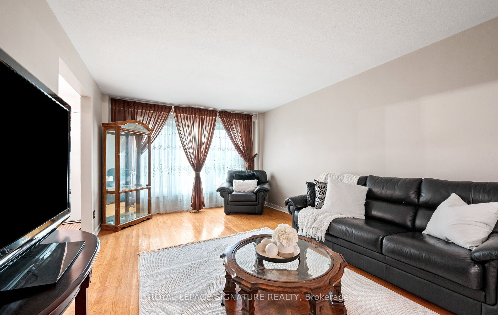 1142 Alexandra Avenue Property Photo 4
