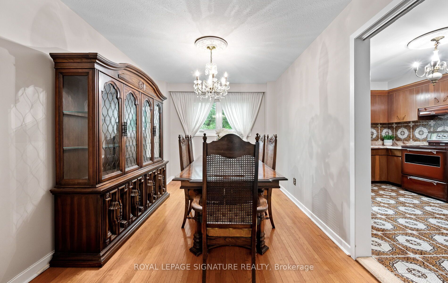1142 Alexandra Avenue Property Photo 8