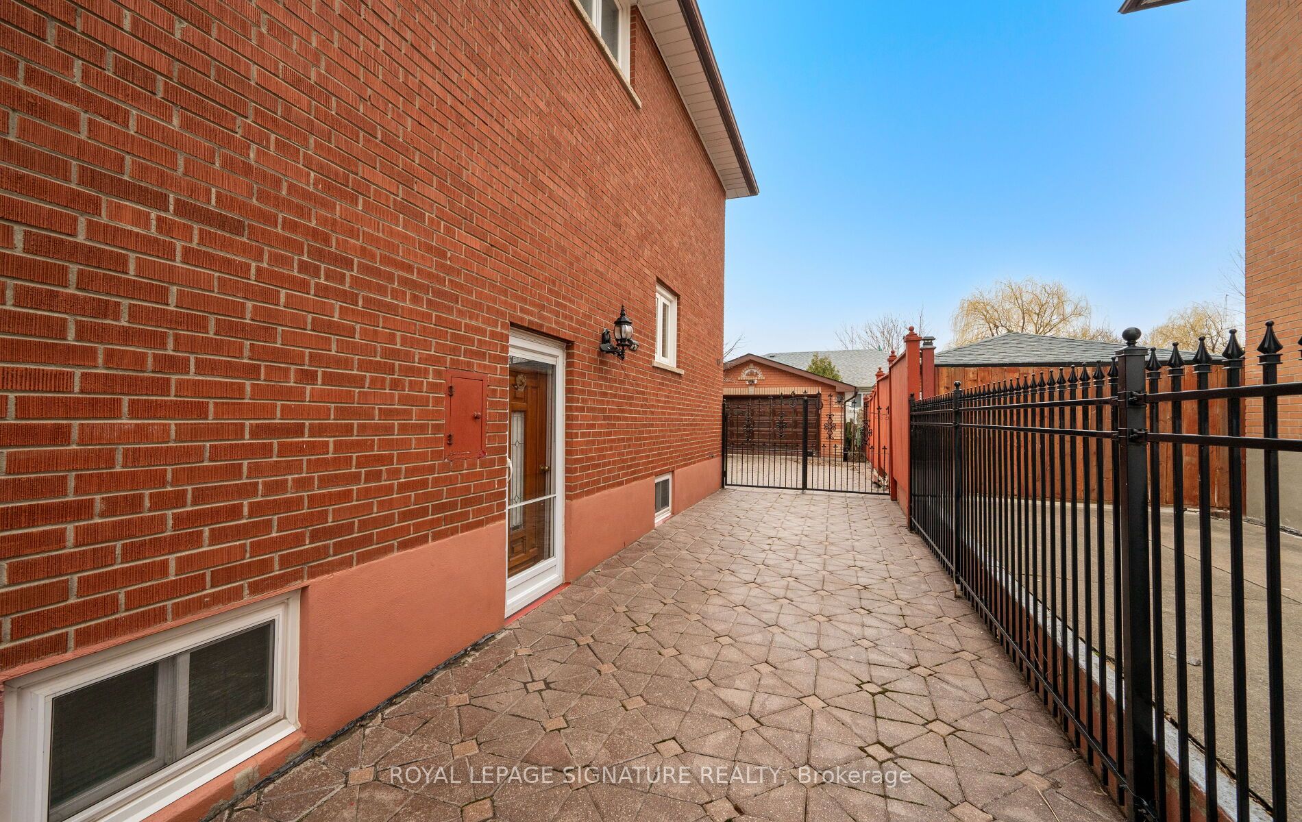 1142 Alexandra Avenue Property Photo 27