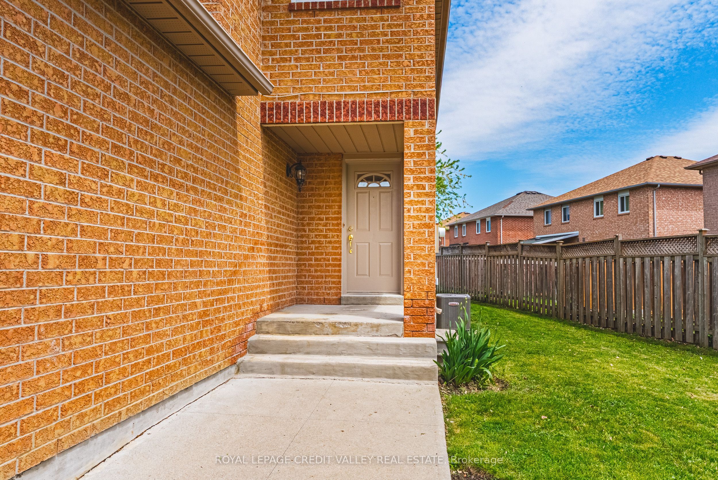 155 Saddletree Trail Property Photo 3