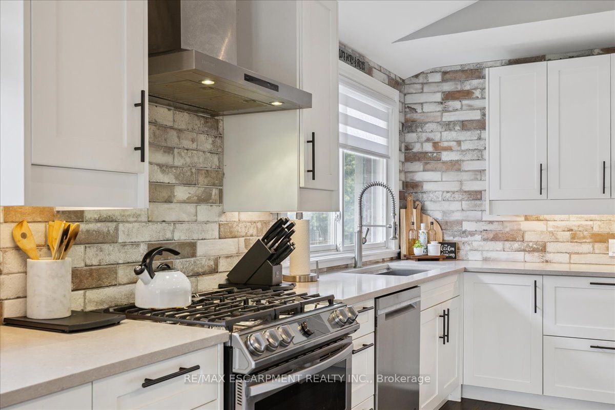 755 Parker Crescent Property Photo 15