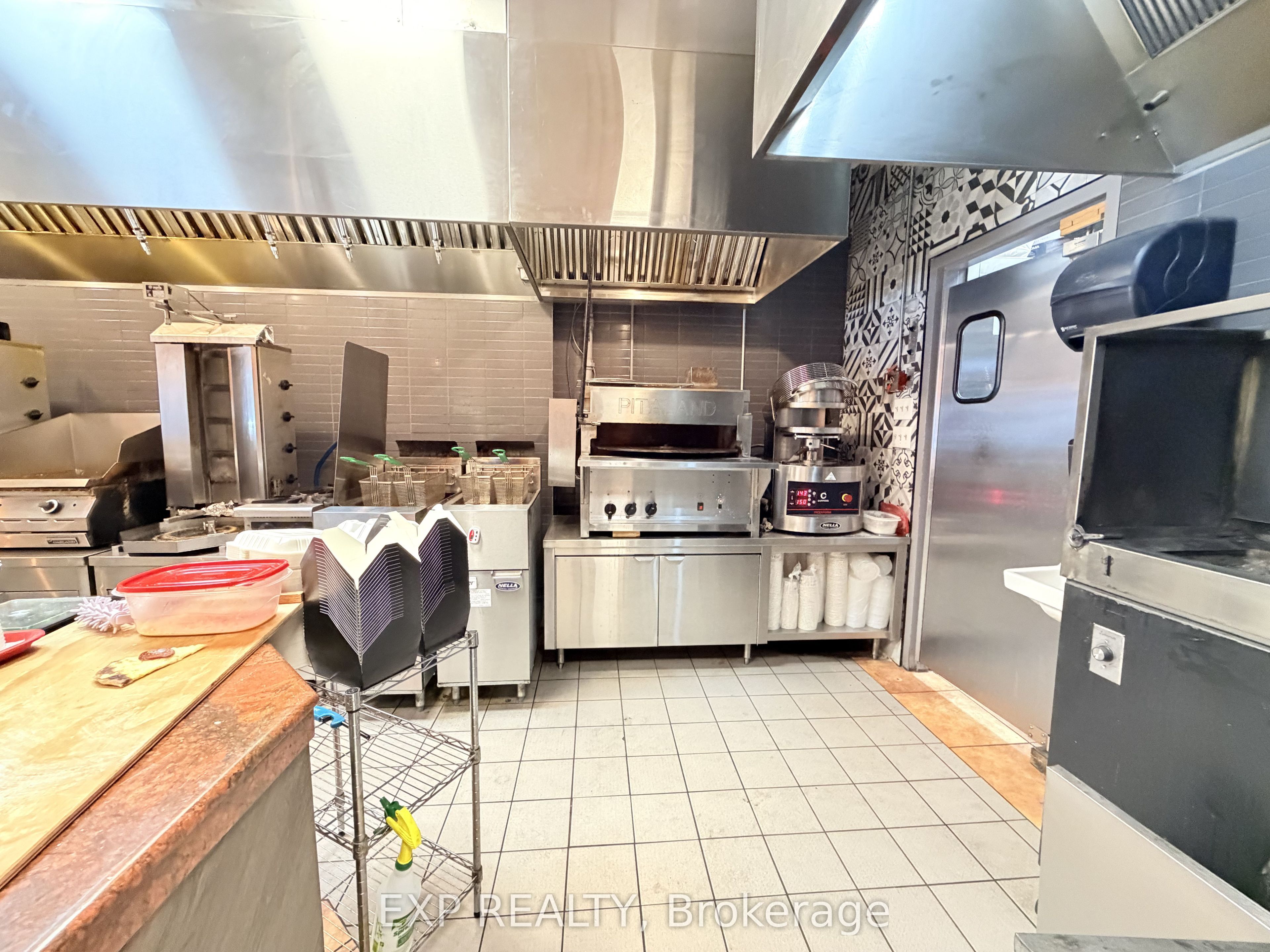 30 Eglinton Avenue W Property Photo 11