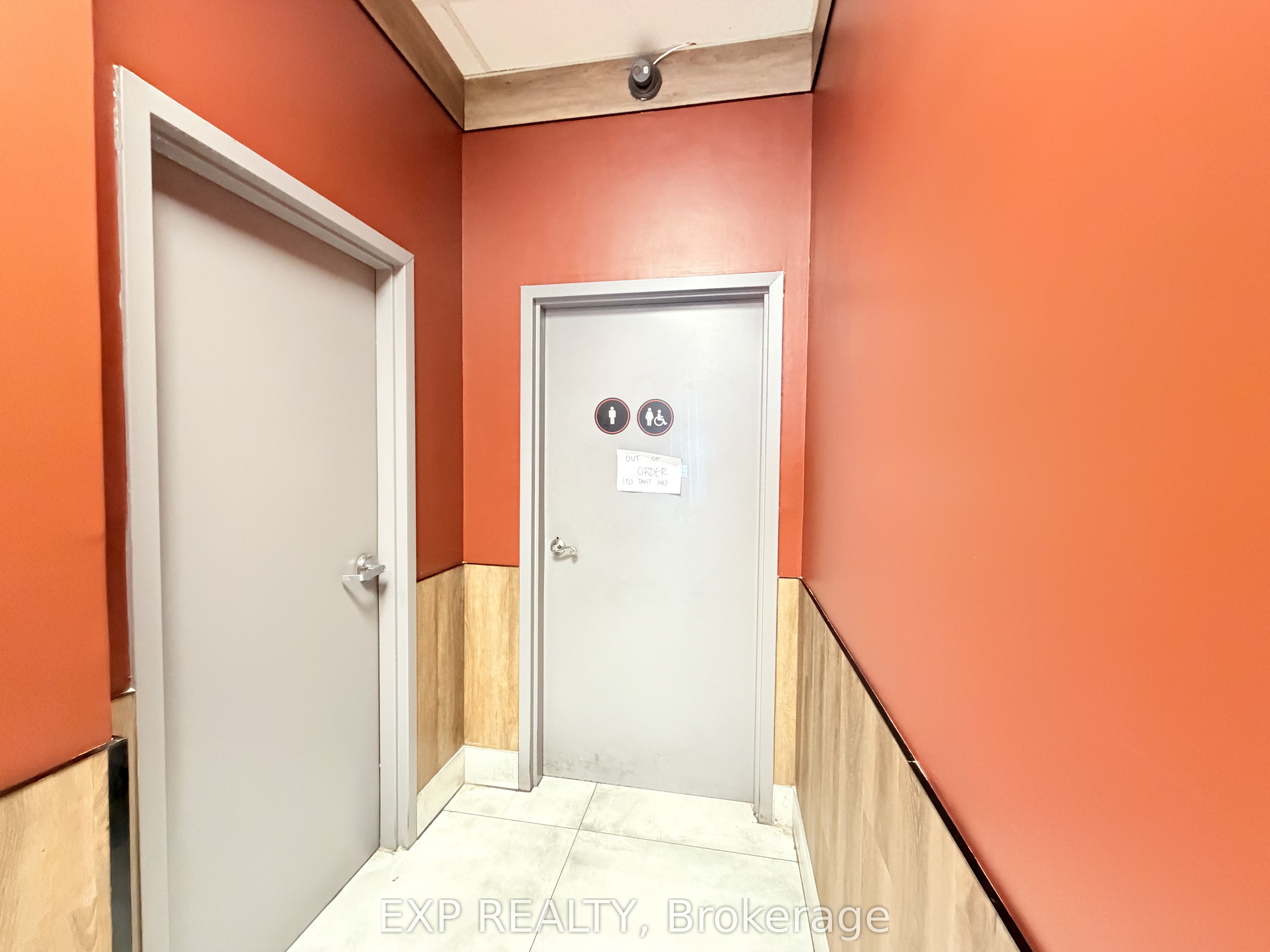 30 Eglinton Avenue W Property Photo 19