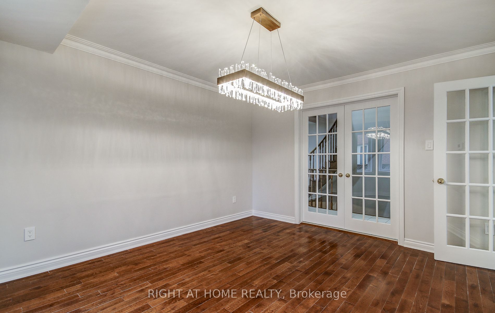 560 Chagall Court Property Photo 10