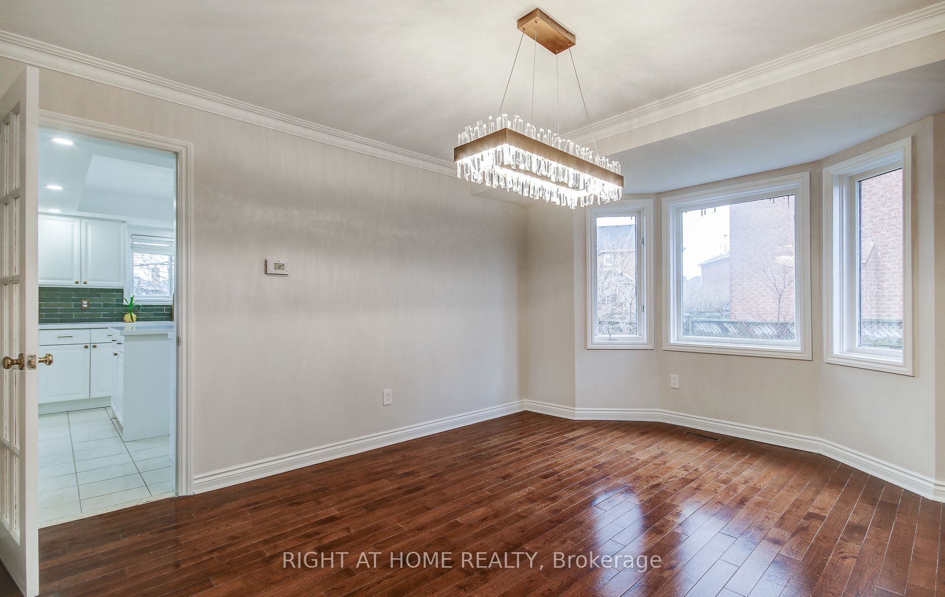 560 Chagall Court Property Photo 11