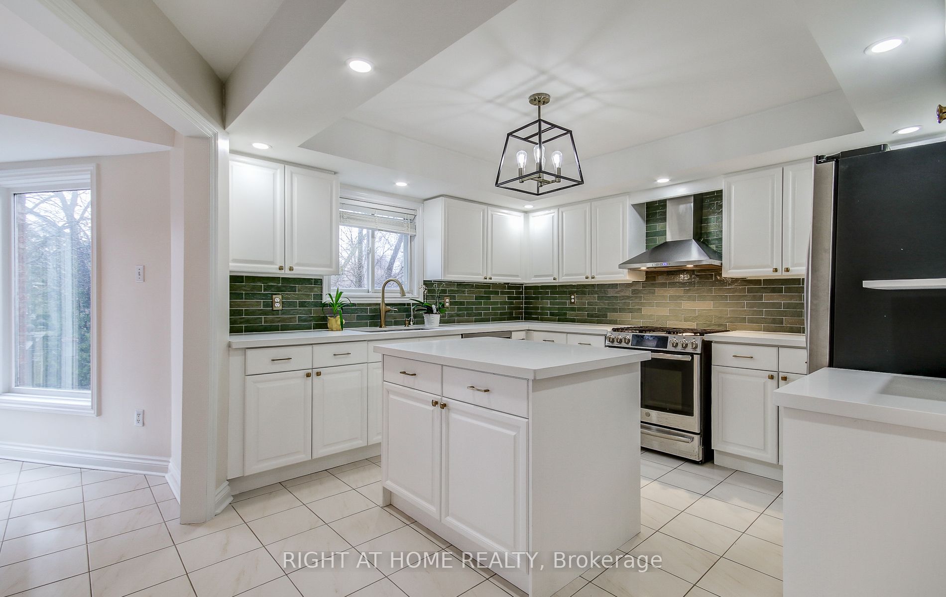 560 Chagall Court Property Photo 13
