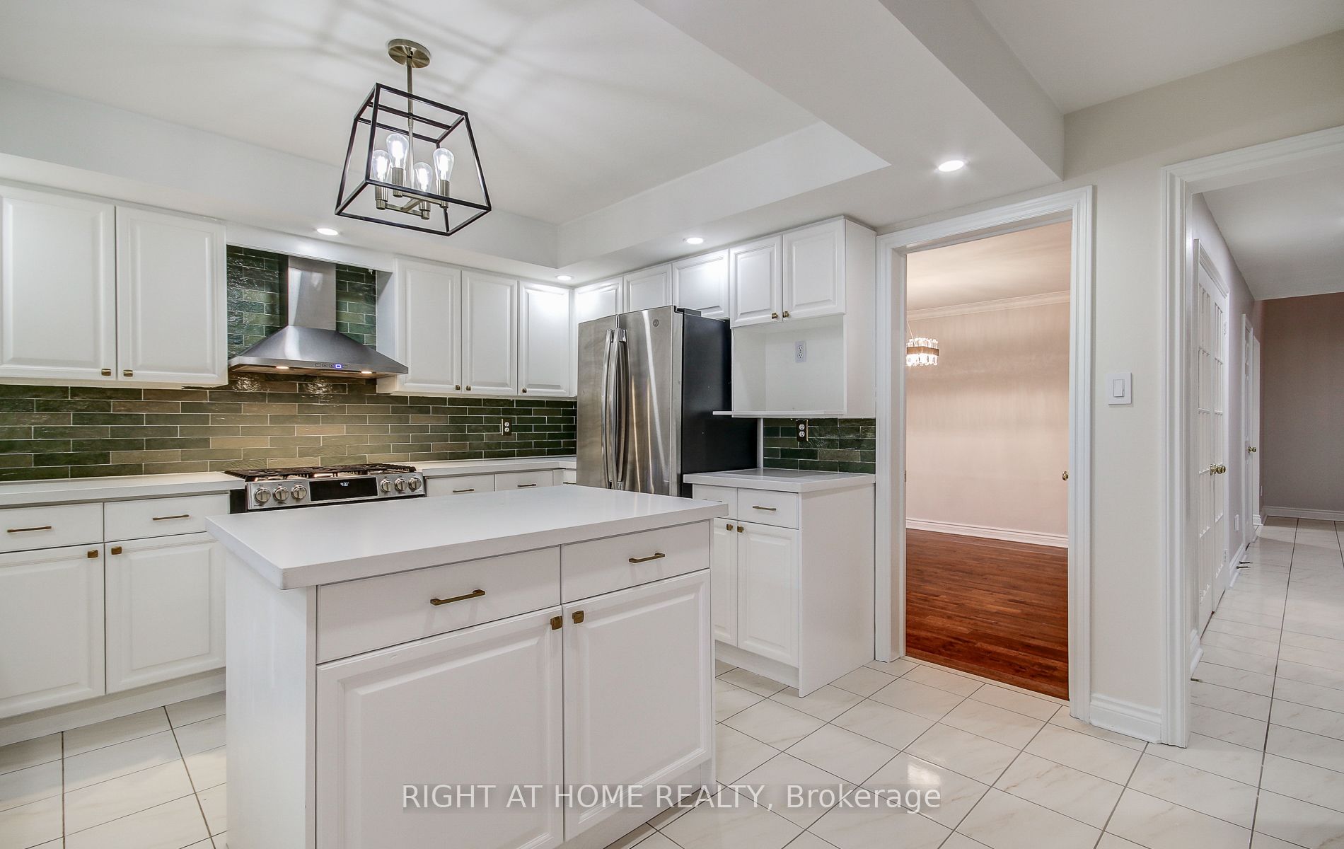 560 Chagall Court Property Photo 15