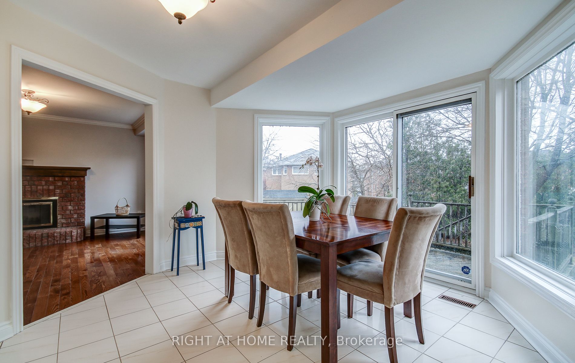 560 Chagall Court Property Photo 20