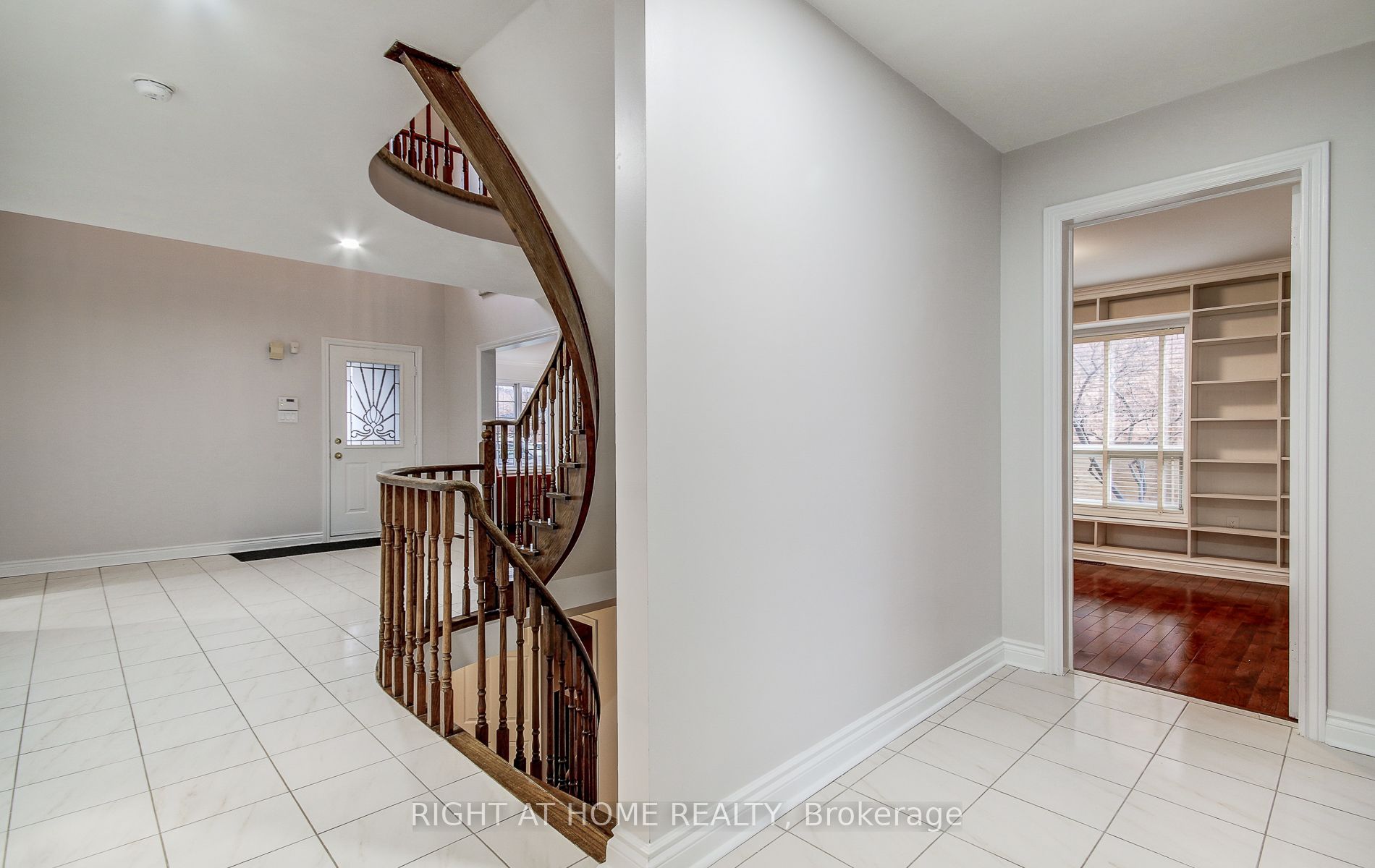 560 Chagall Court Property Photo 25