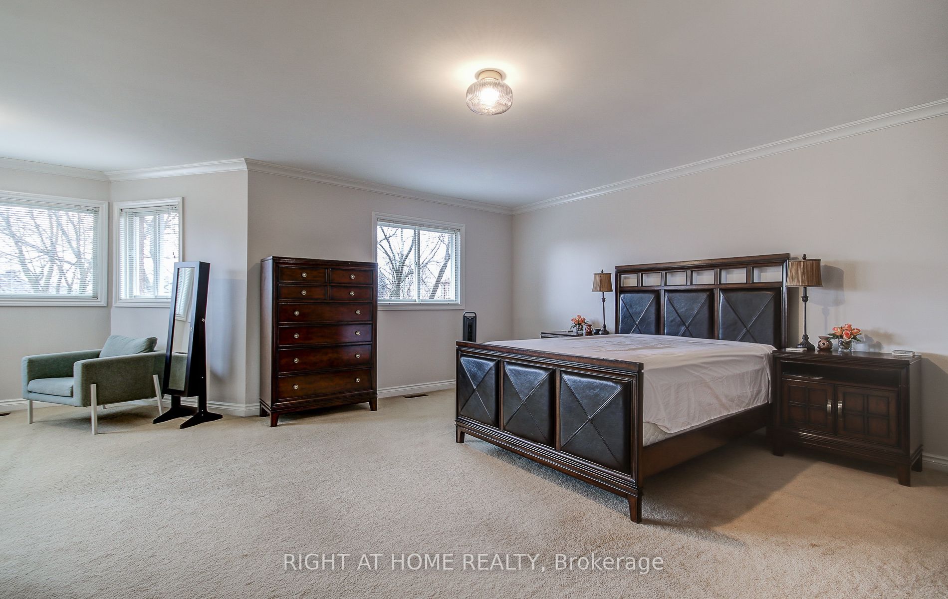 560 Chagall Court Property Photo 27