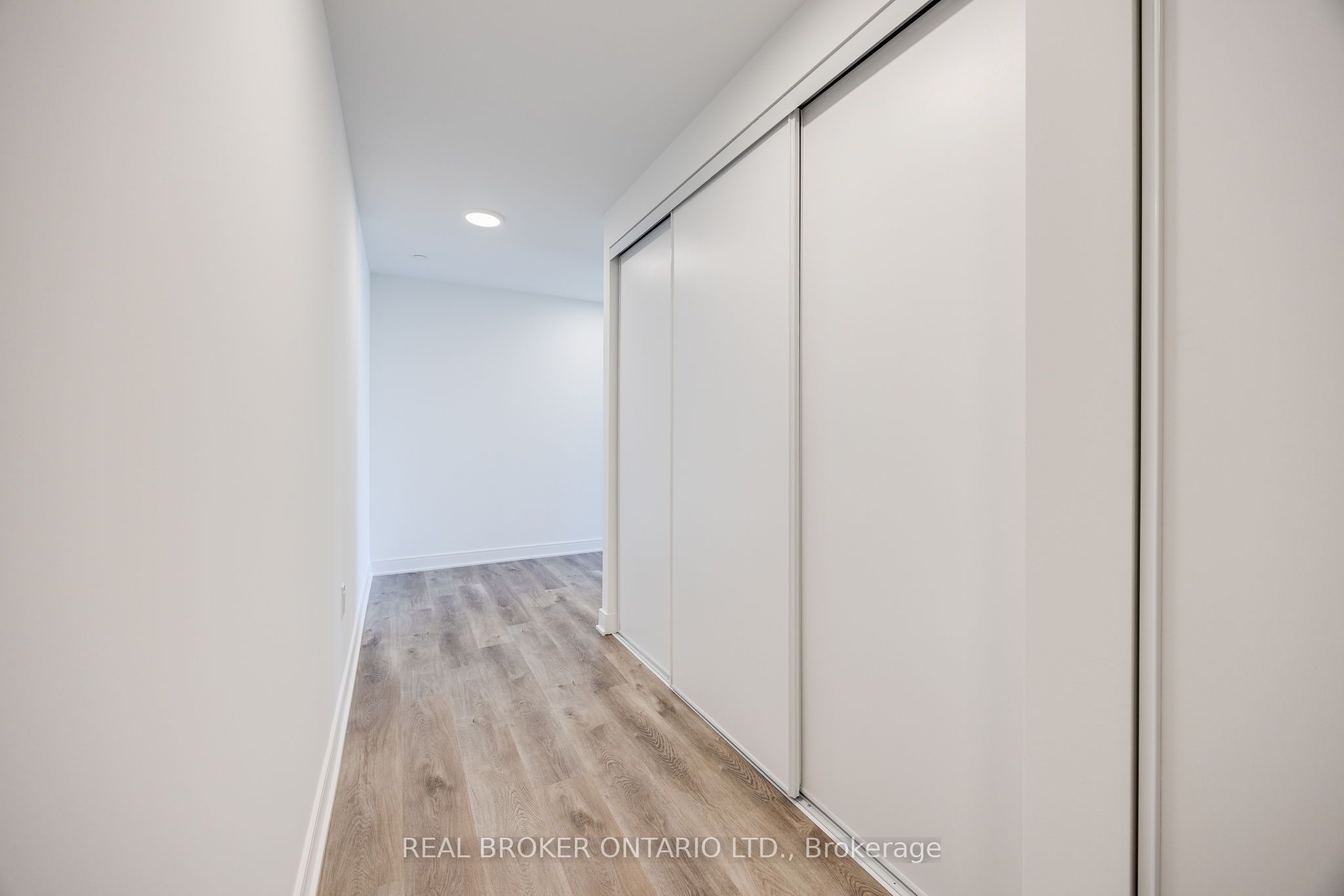 86 Dundas Street E 1602 Property Photo 9