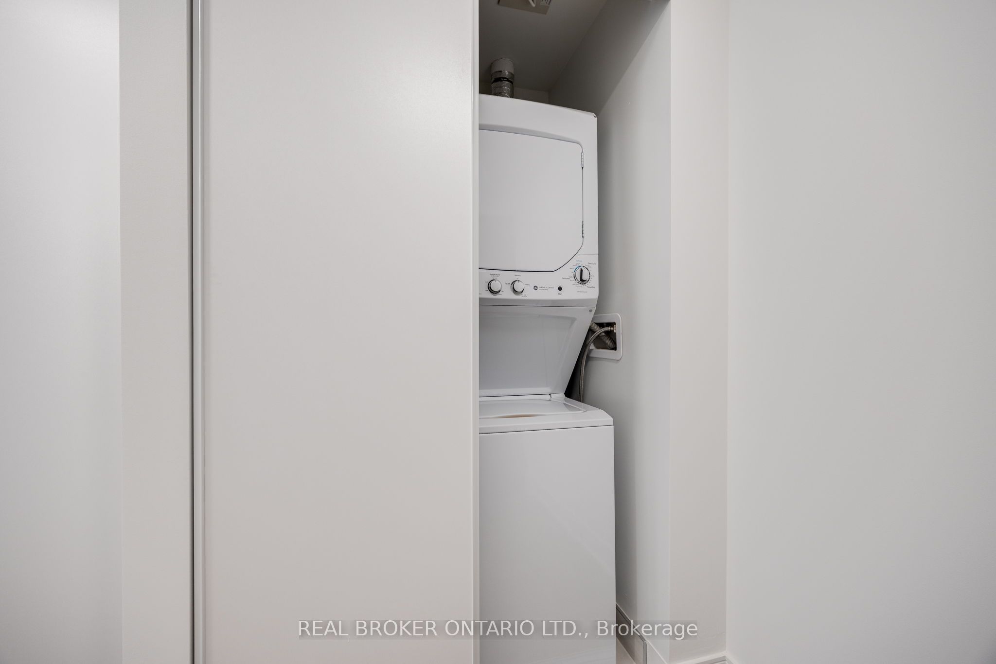 86 Dundas Street E 1602 Property Photo 10