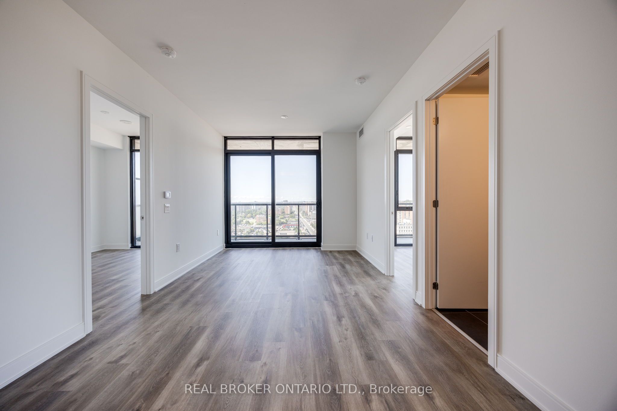 86 Dundas Street E 1602 Property Photo 13