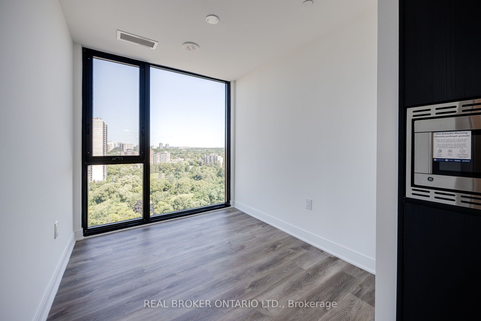86 Dundas Street E 1602 Property Photo 15