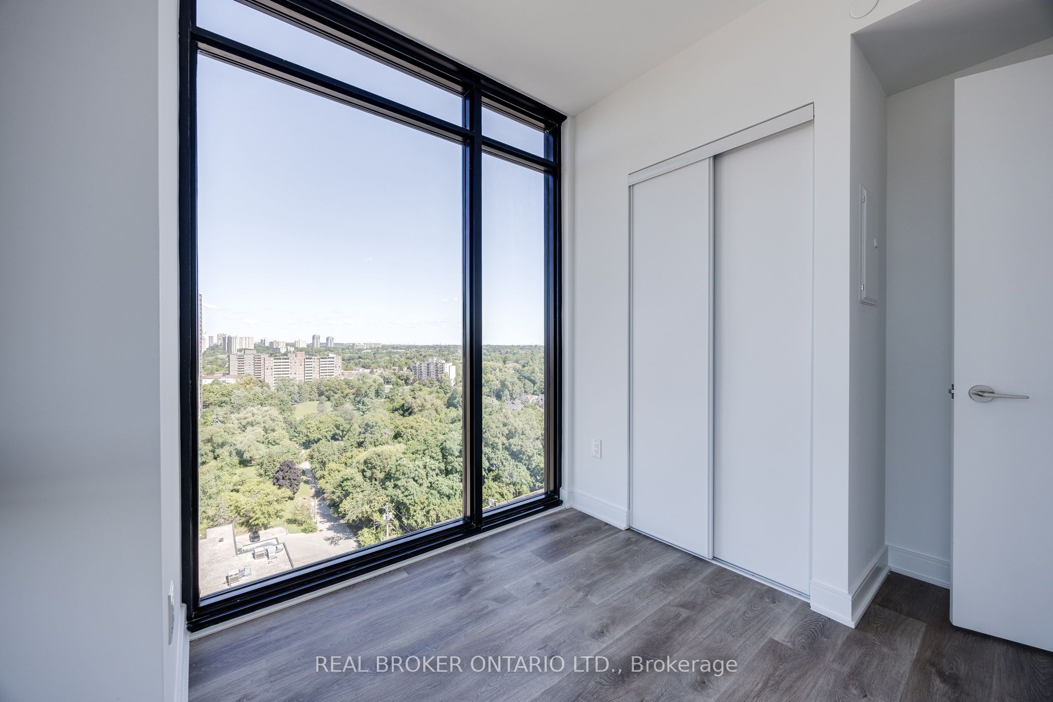 86 Dundas Street E 1602 Property Photo 23