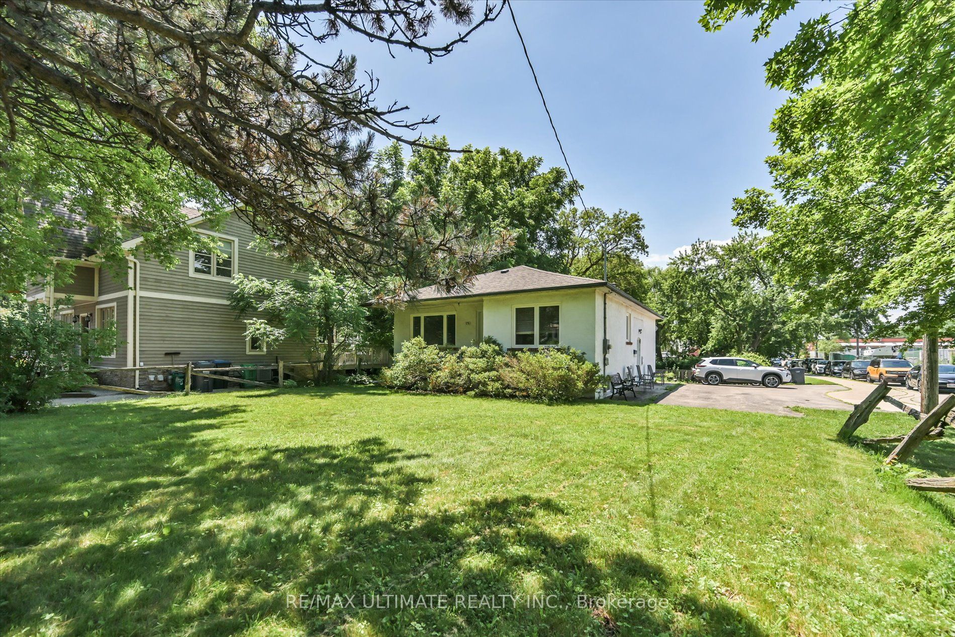 1076 Dixie Road Property Photo 3