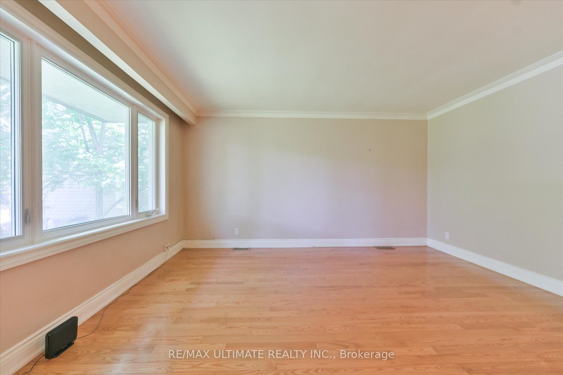 1076 Dixie Road Property Photo 8