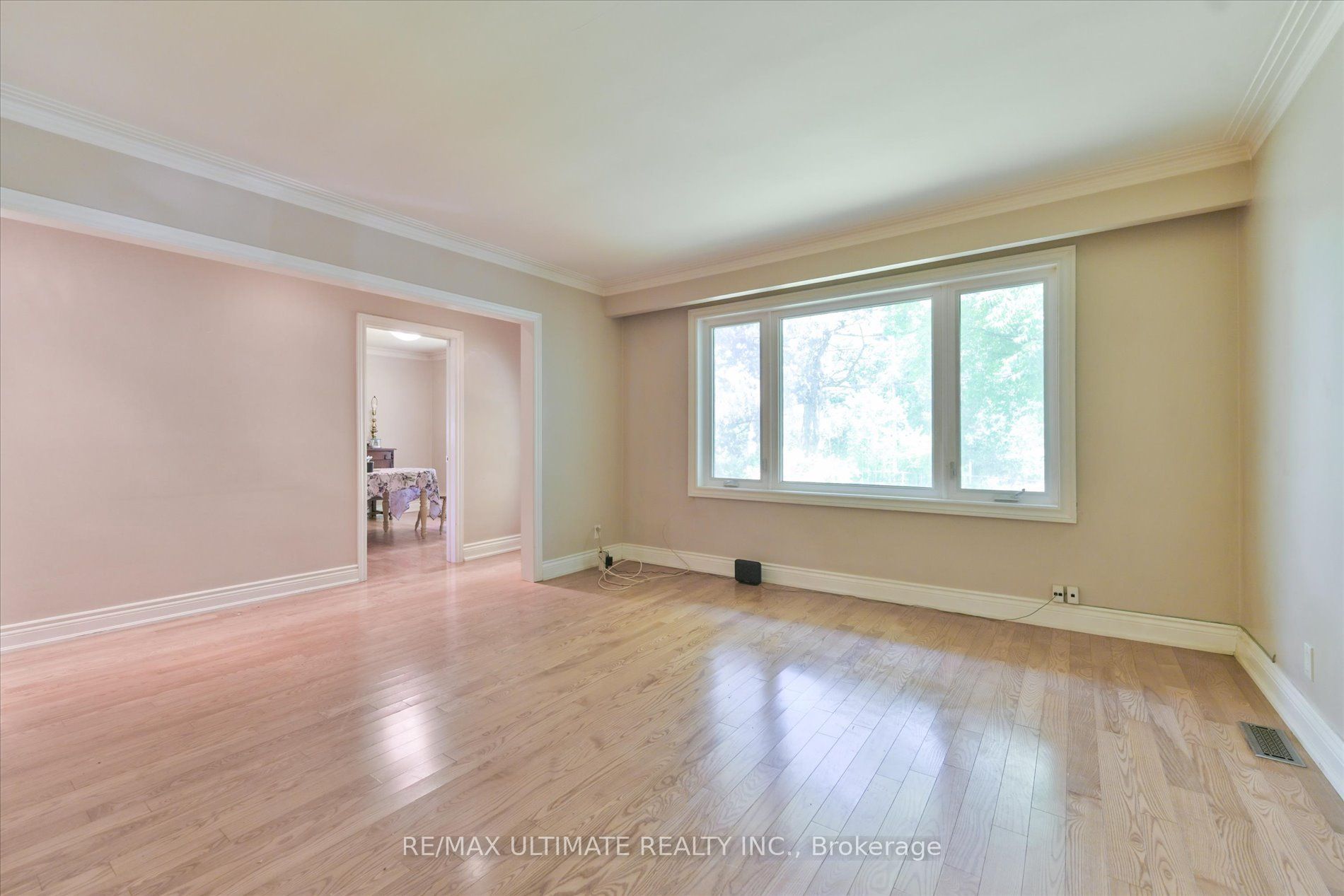 1076 Dixie Road Property Photo 9
