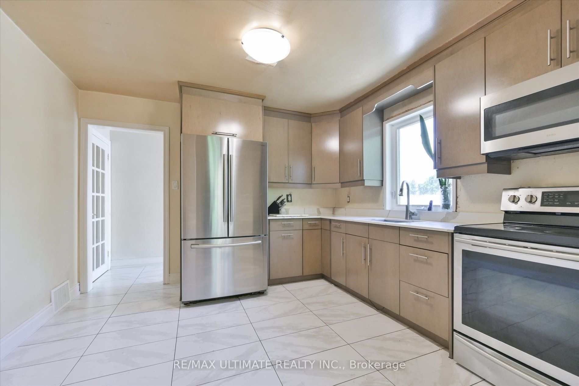 1076 Dixie Road Property Photo 13