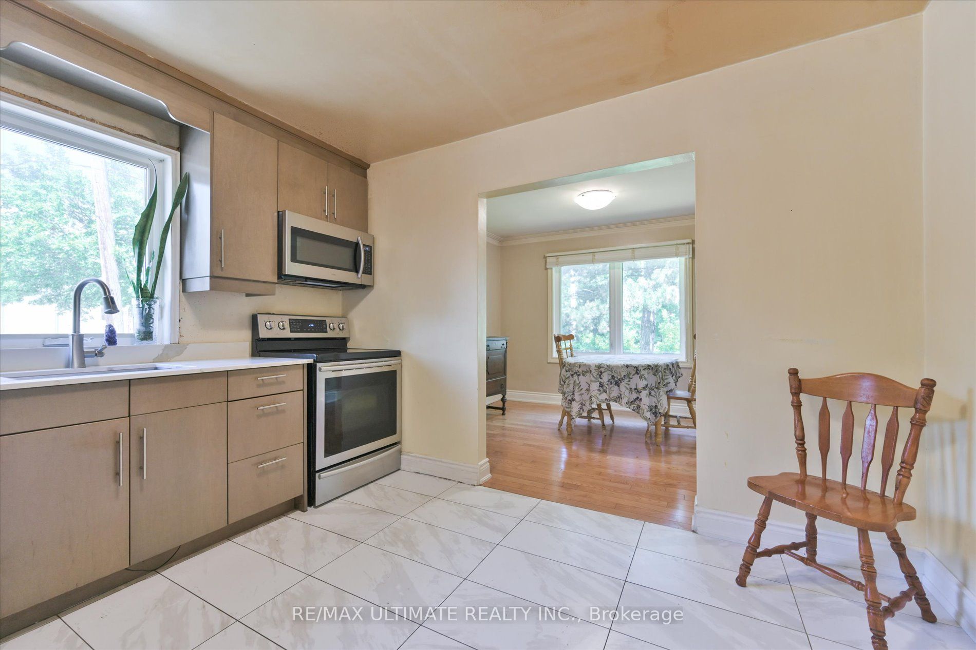 1076 Dixie Road Property Photo 14