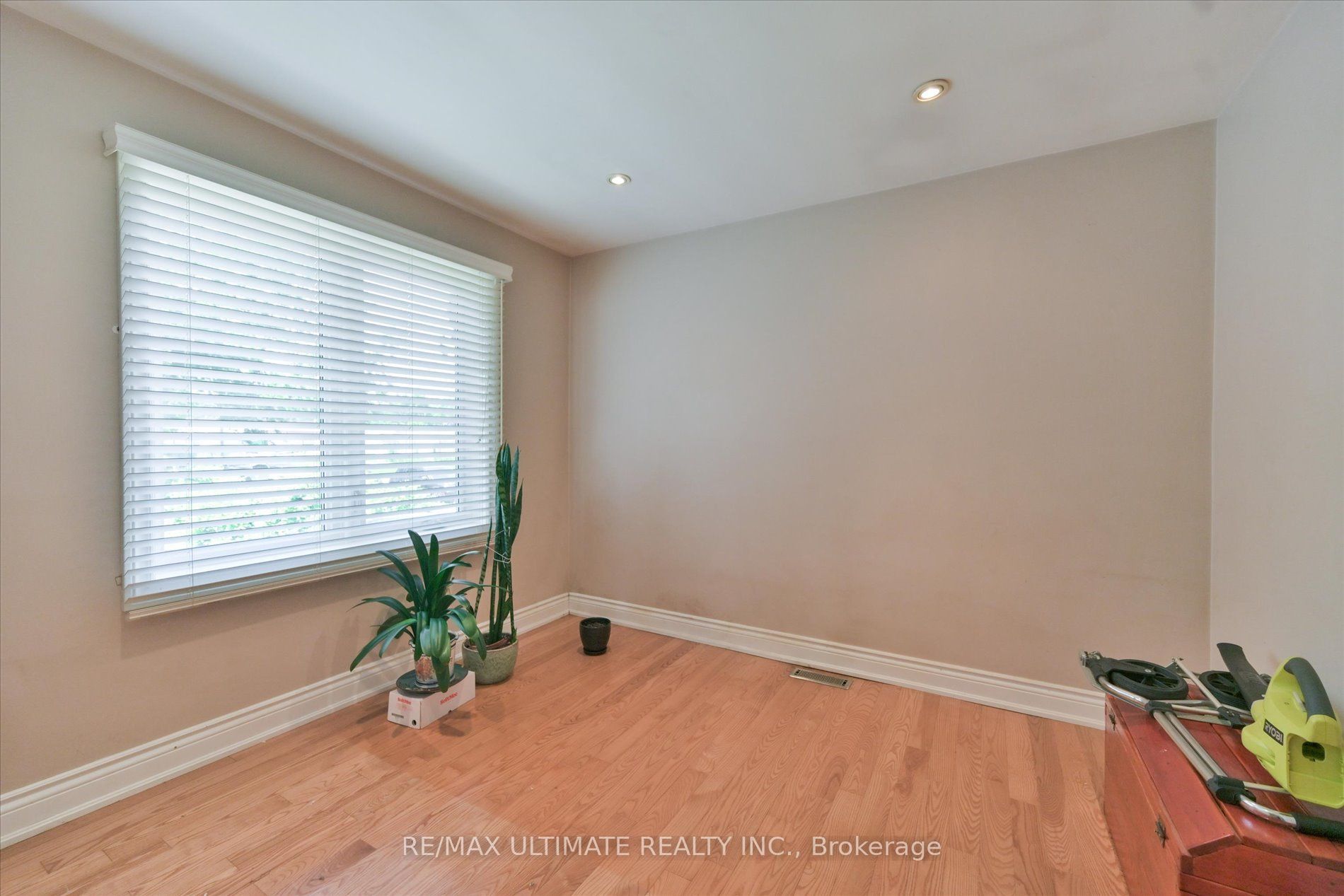 1076 Dixie Road Property Photo 20